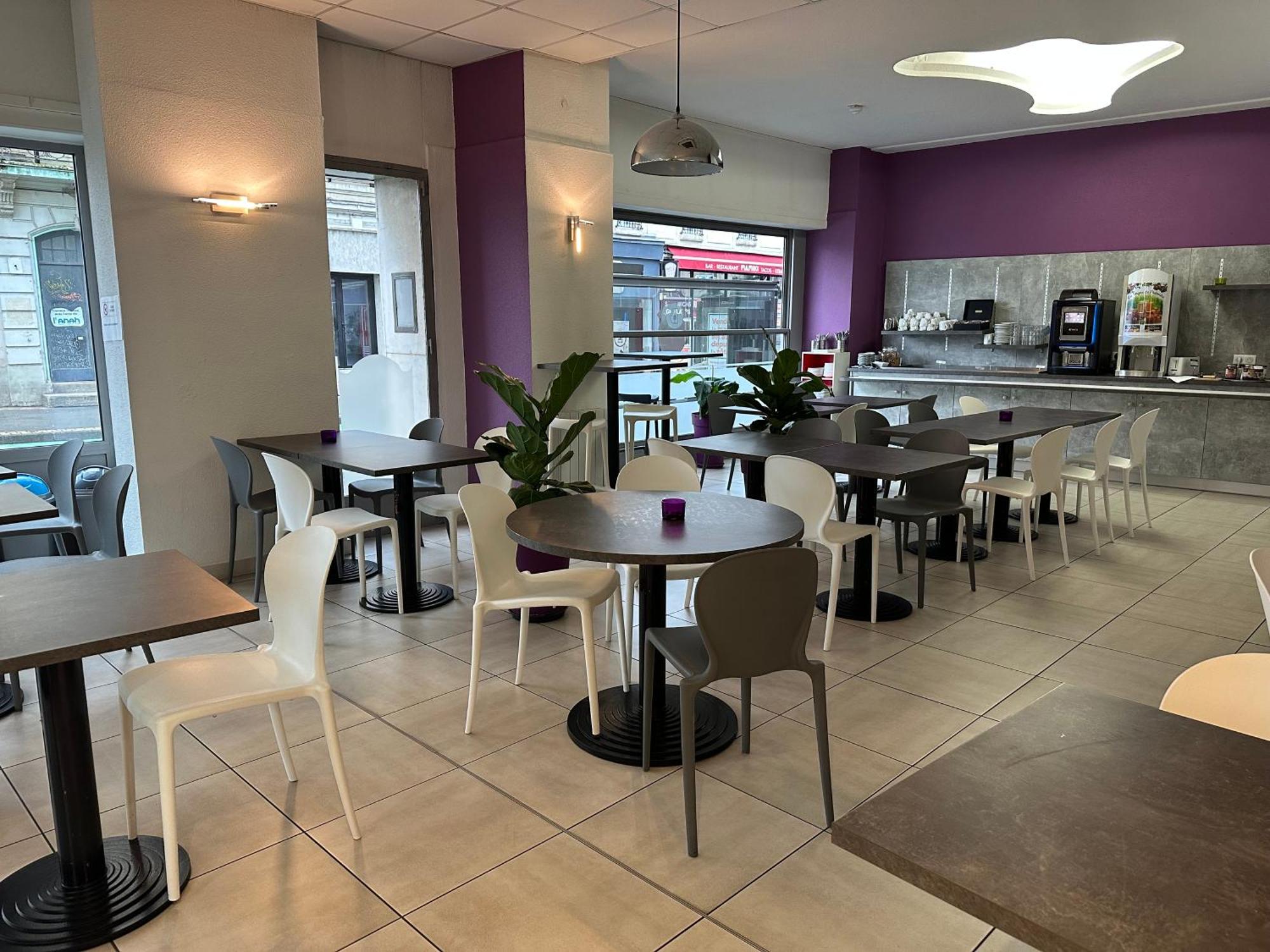 Brit Hotel Confort Nevers Centre Gare Bagian luar foto