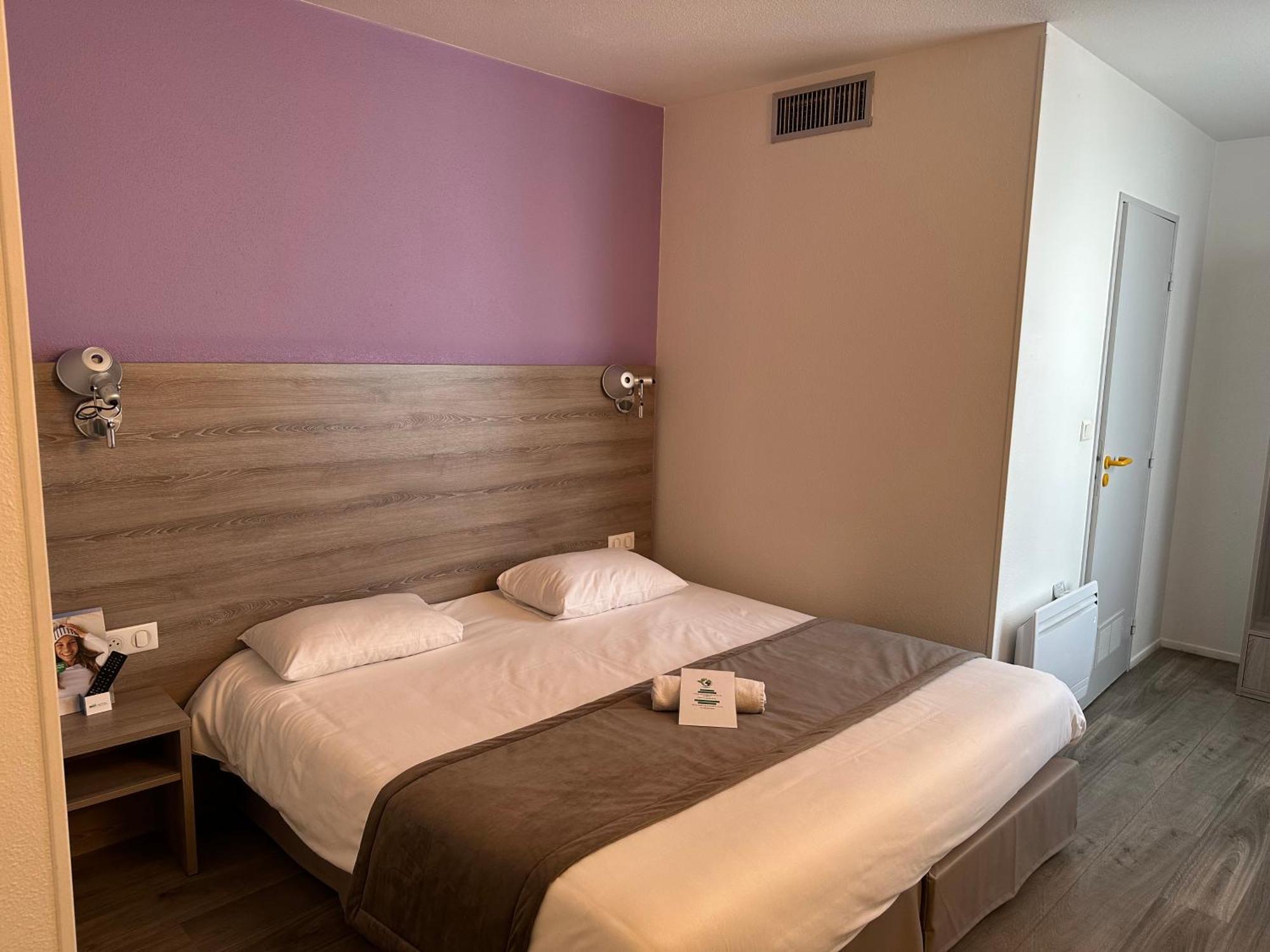 Brit Hotel Confort Nevers Centre Gare Bagian luar foto