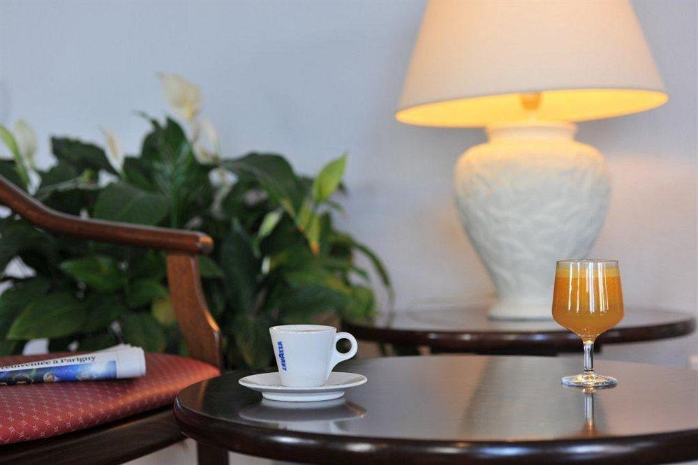 Brit Hotel Confort Nevers Centre Gare Bagian luar foto