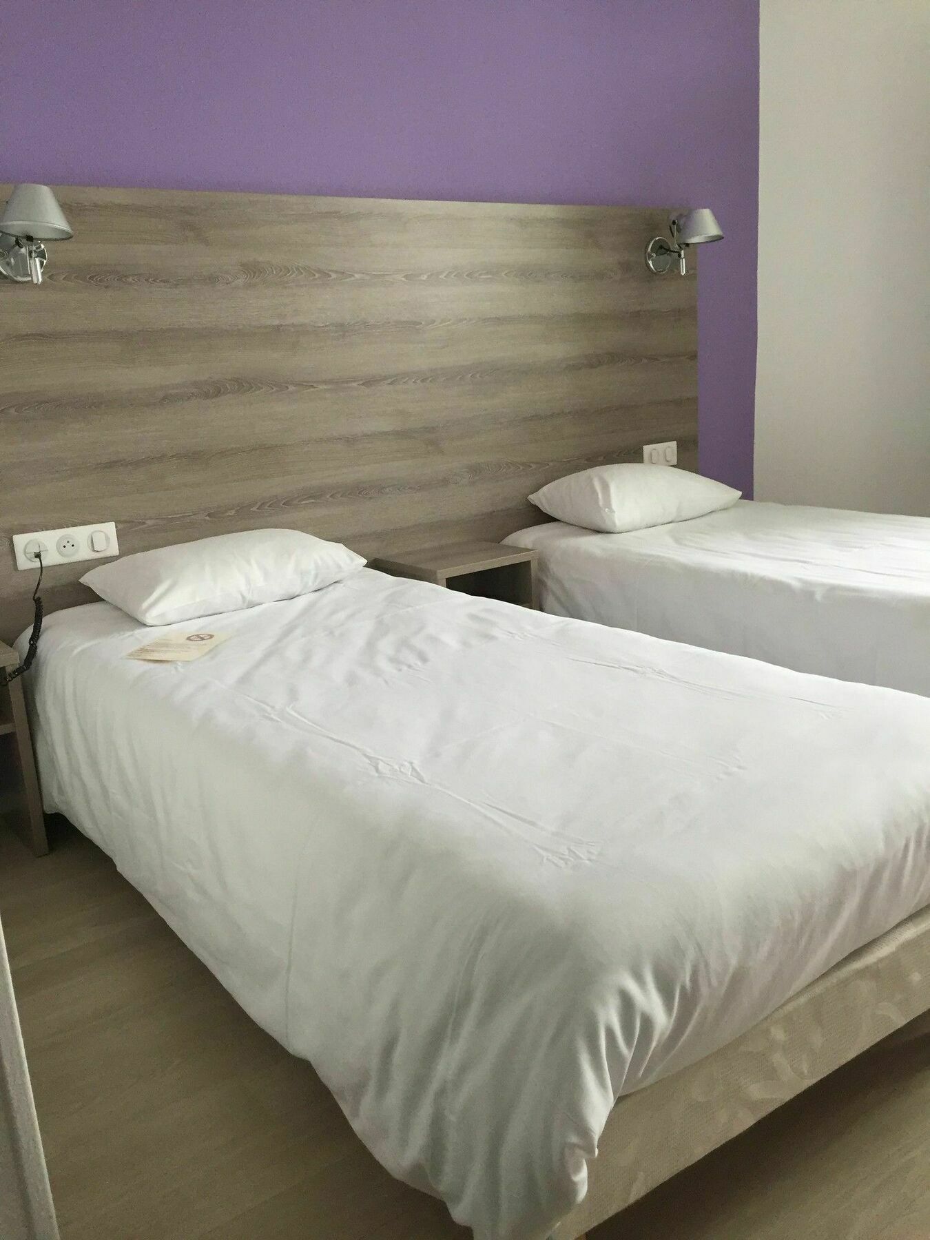 Brit Hotel Confort Nevers Centre Gare Bagian luar foto