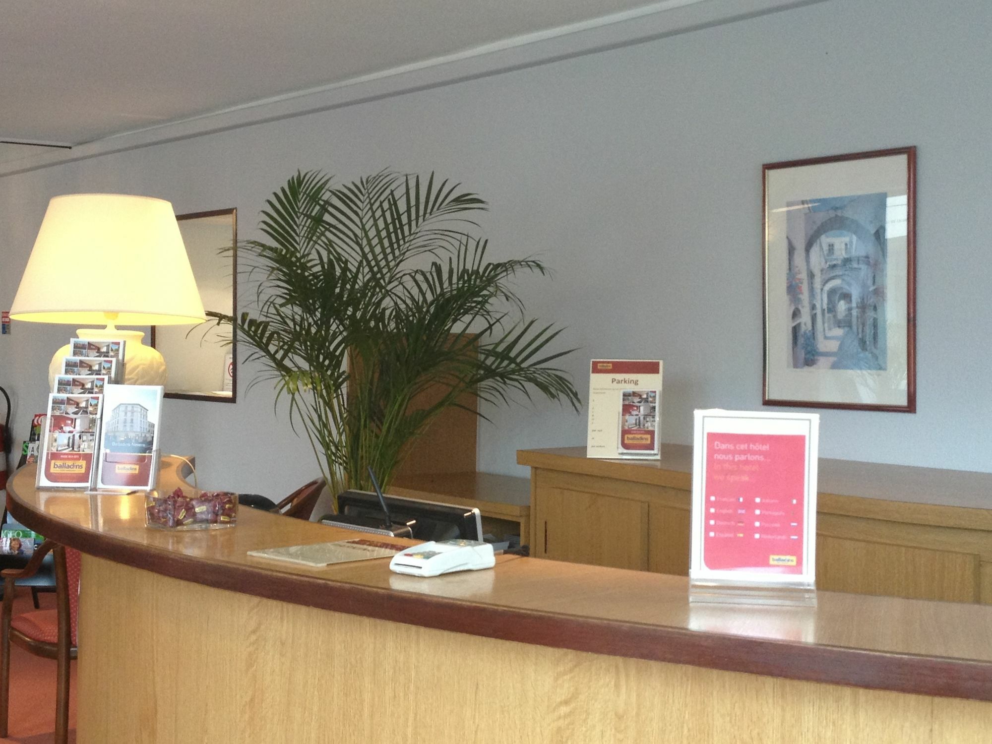 Brit Hotel Confort Nevers Centre Gare Bagian luar foto