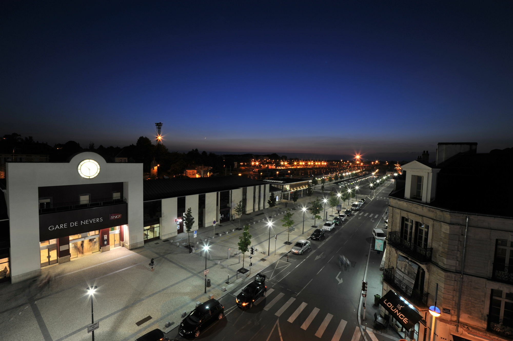 Brit Hotel Confort Nevers Centre Gare Bagian luar foto