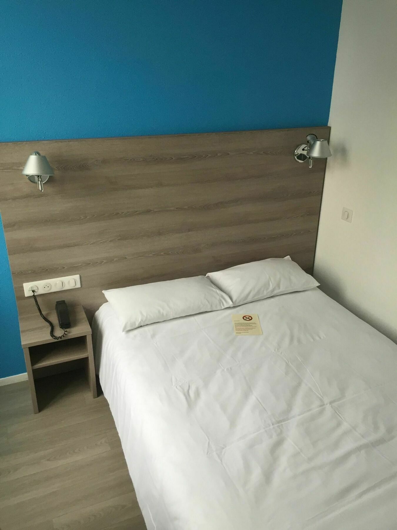 Brit Hotel Confort Nevers Centre Gare Bagian luar foto