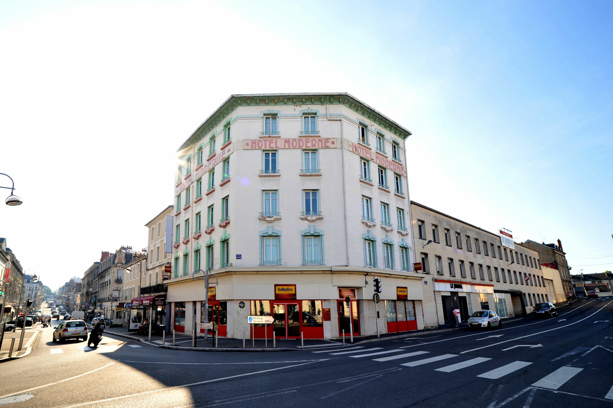 Brit Hotel Confort Nevers Centre Gare Bagian luar foto